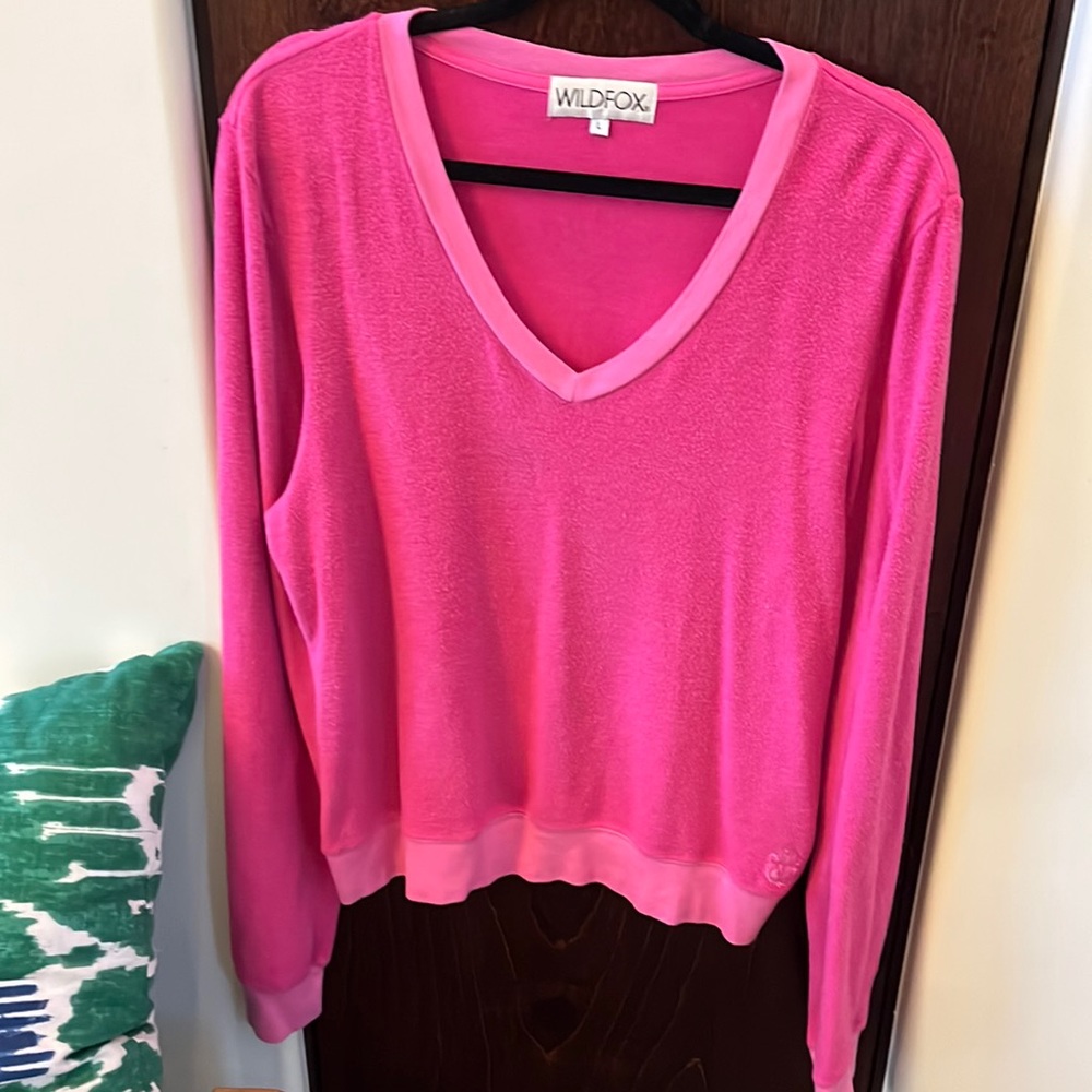 Wildfox hot pink v-neck sweatshirt, spandex/poly blend, ultra comfy! Size large